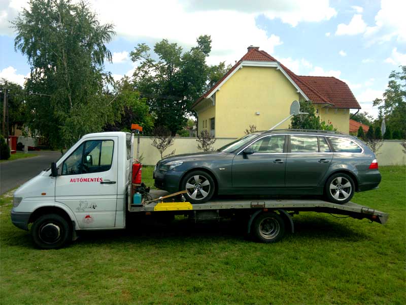 Meghibásodott autó szállítása