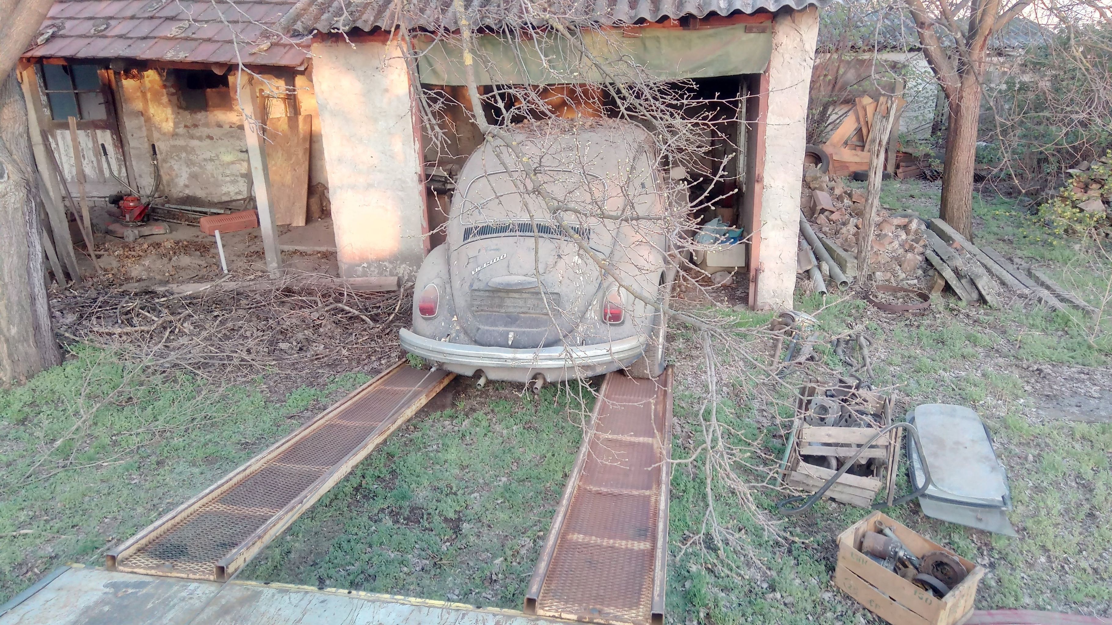 Forgalomból kivont autó szállítása