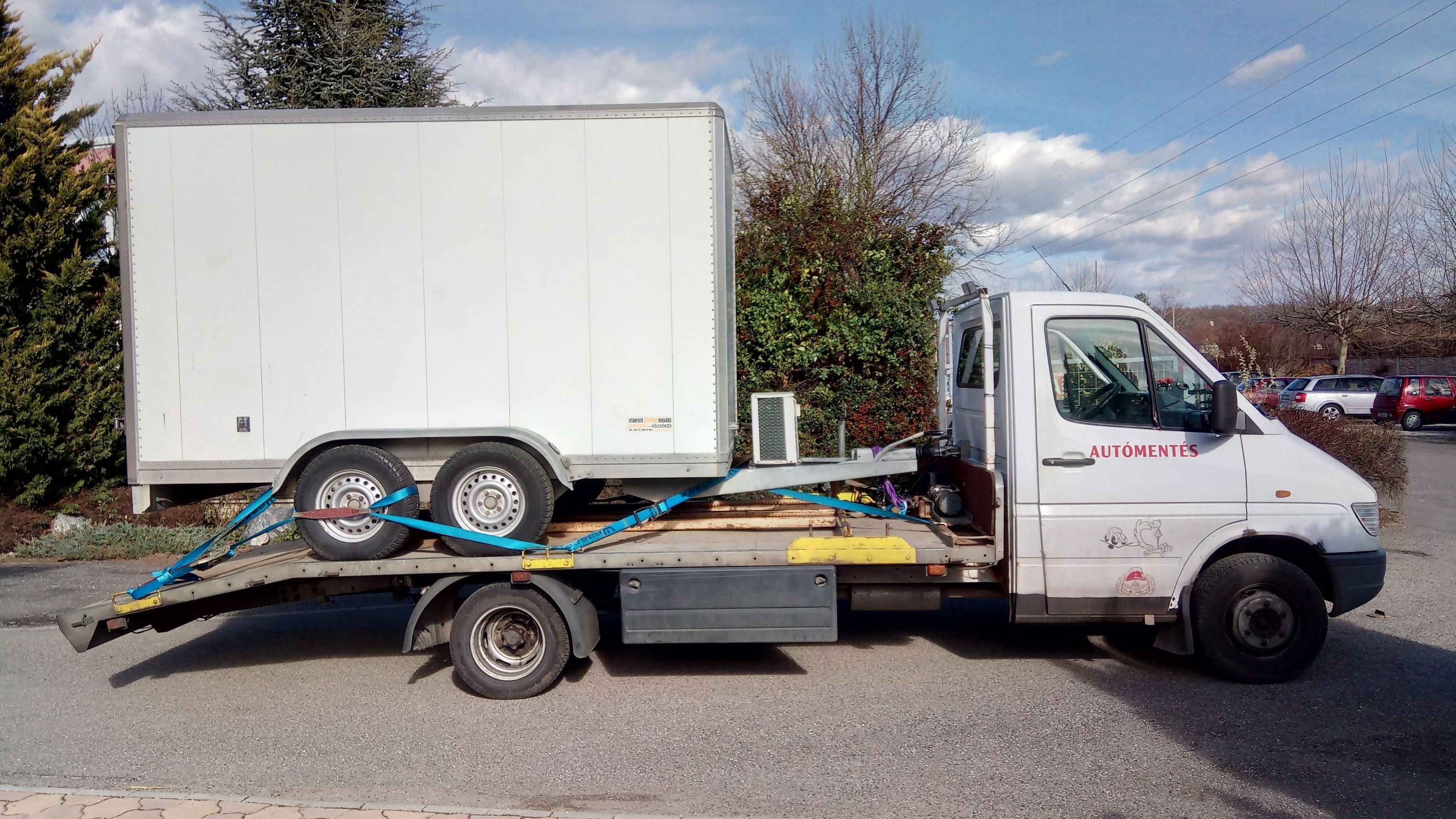 Utánfutó szállítása
